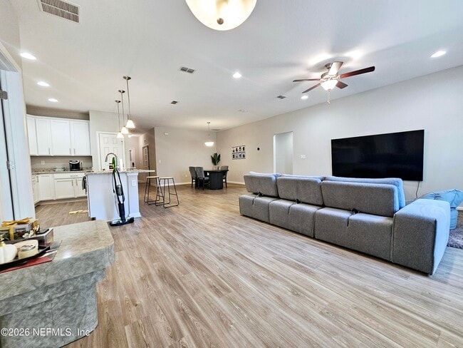 Building Photo - 12716 Deeder Ln