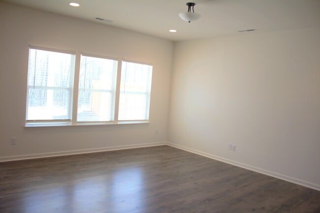 Building Photo - 4671 Wesmar Ct