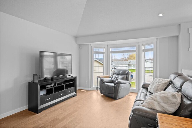 Building Photo - Gorgeous Liberty Lake 5 Bedroom Home!