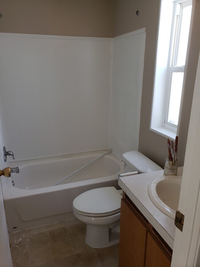 Building Photo - 3 Bed, 2 bath manufactured home in Egin!