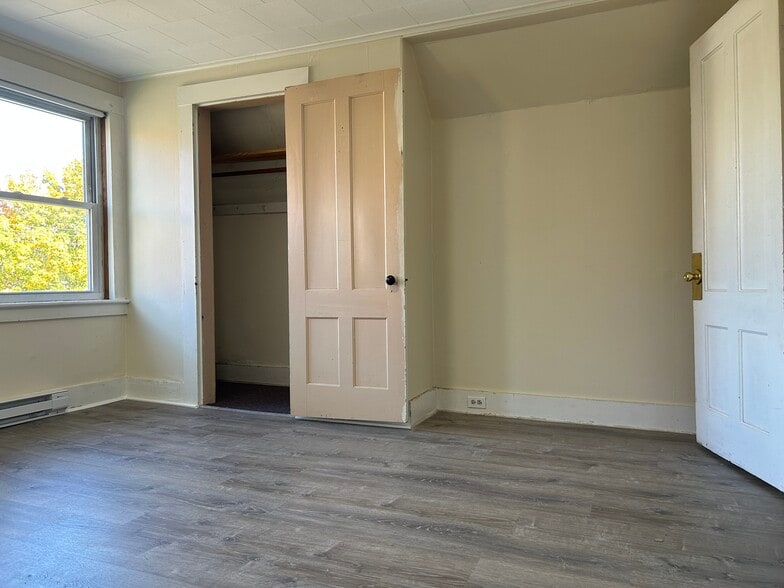 Bedroom - 201 Roxbury St