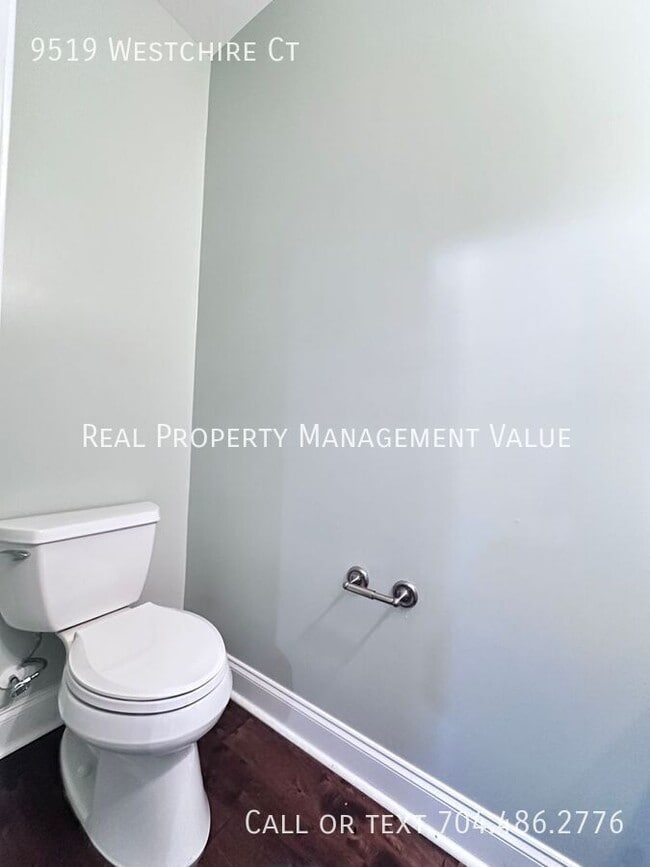 Building Photo - 9519 Westchire Ct