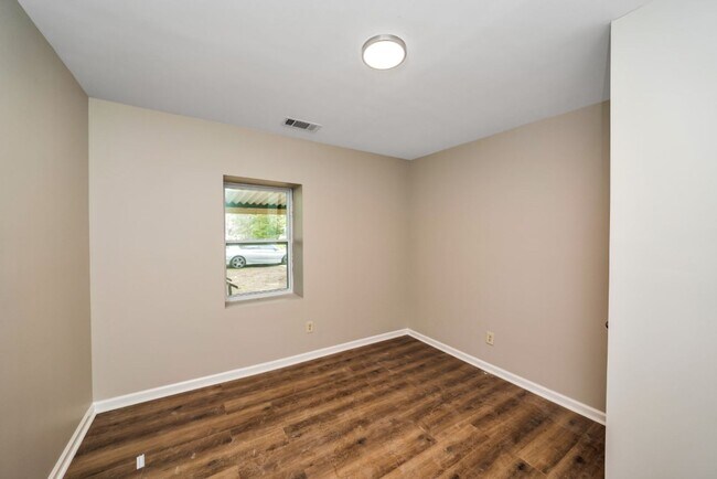 Building Photo - Renovated 4-Bed Home in Pleasant Grove!