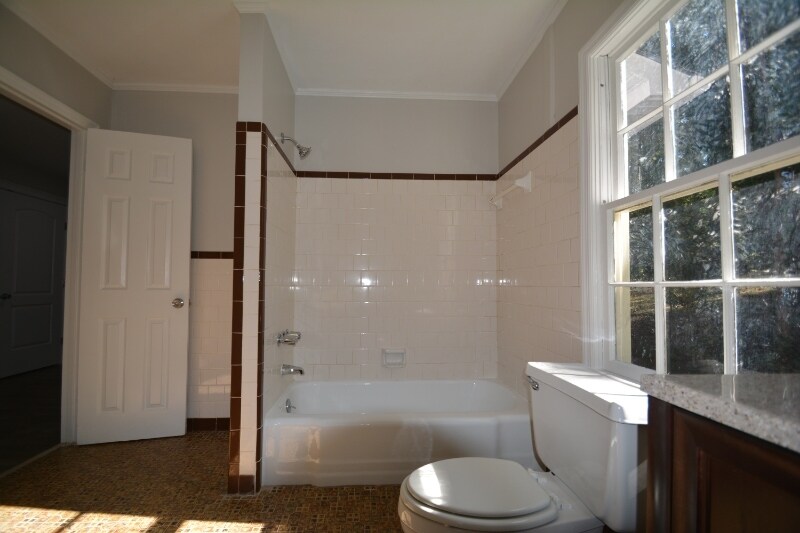 Building Photo - 1374 Enota Ave NW