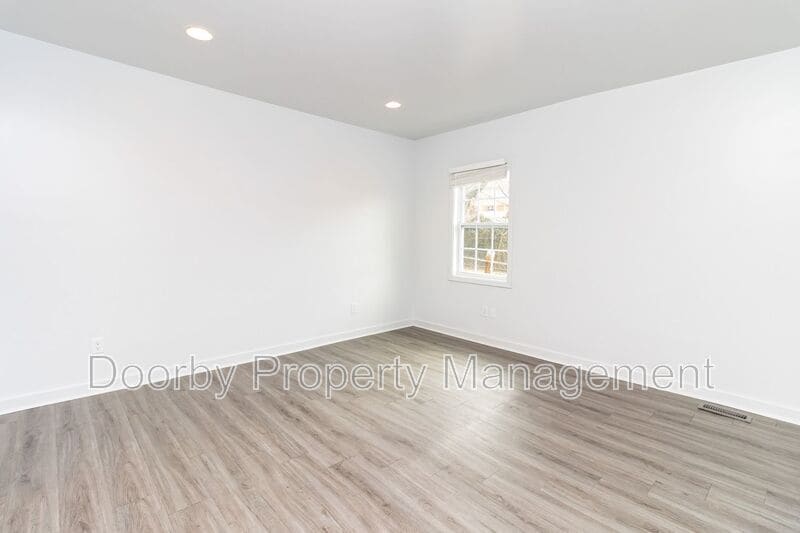 Building Photo - 1604 Wheeler Ave