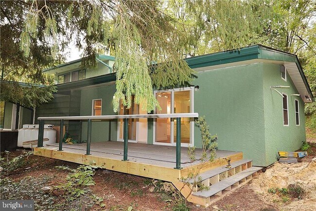 Building Photo - 50 Renninger Rd