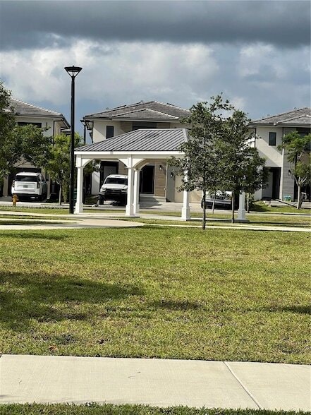 Building Photo - 254 NW 11th Ct