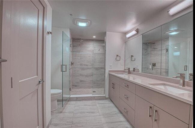 Building Photo - 957 Liberty Ave