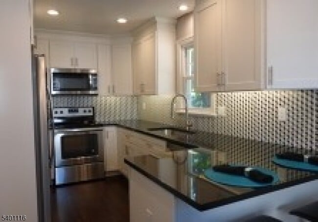 Building Photo - 26 Adams Dr