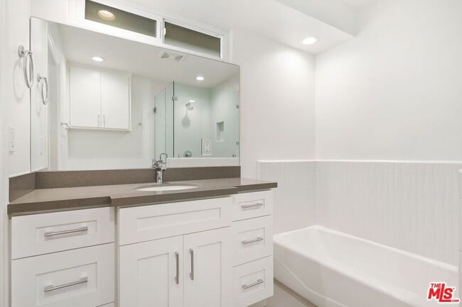 Building Photo - 6204 S Corning Ave