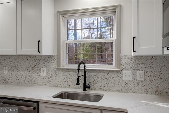 Building Photo - 209 Winchester Dr