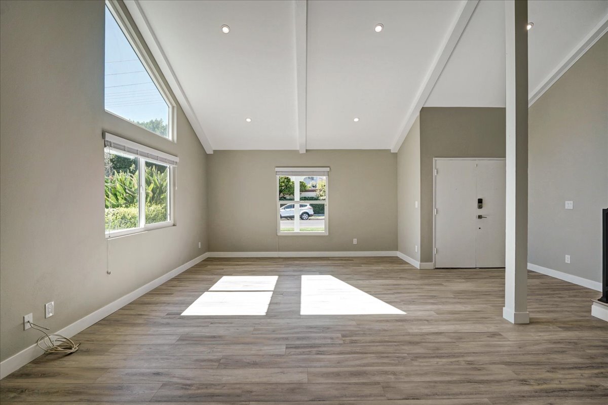 Building Photo - 5346 Tyrone Ave