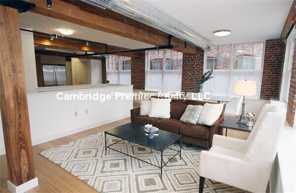 Building Photo - 21 Cottage Park Ave