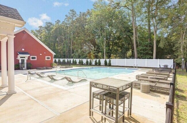 Building Photo - 205 Promenade Ln