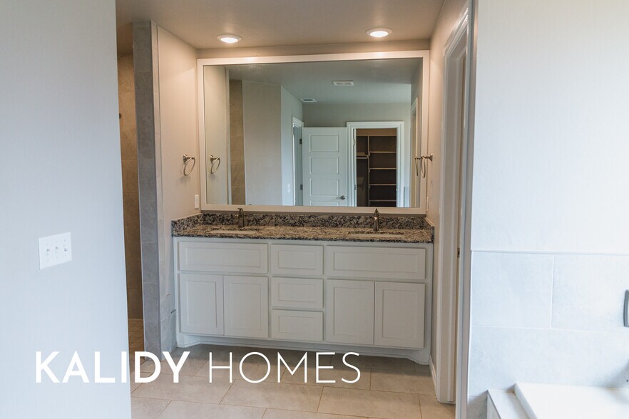 Building Photo - 5216 Bing Cir