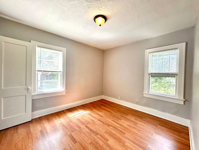 Building Photo - Three Bedroom Home in Muskegon