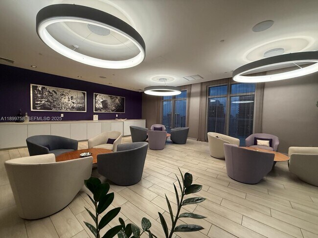 Building Photo - 1100 S Miami Ave