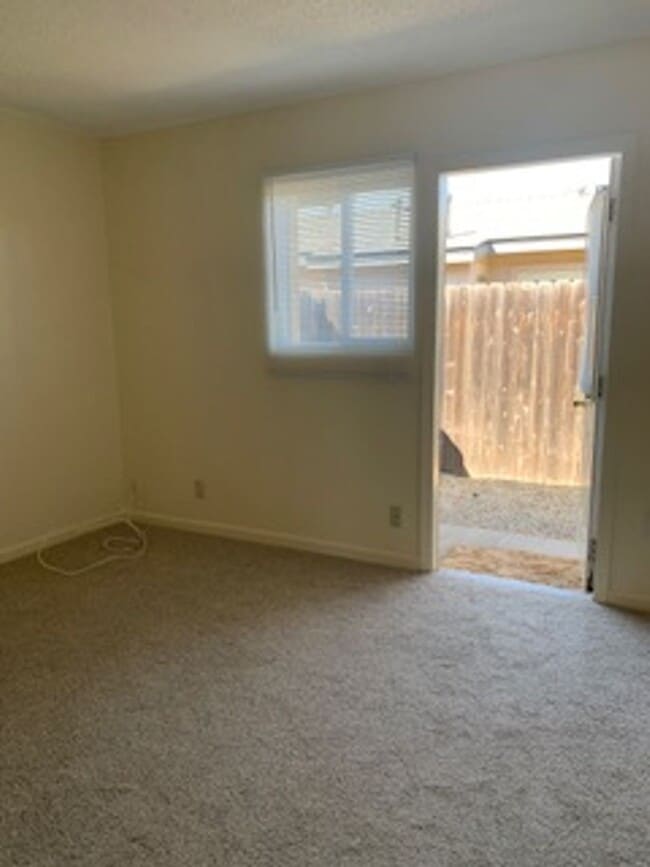 Building Photo - 204 N O St