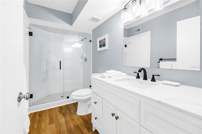 Building Photo - 6021 Bahia Del Mar Cir N
