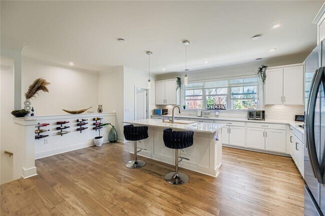 Building Photo - 3423 Catalan Aly