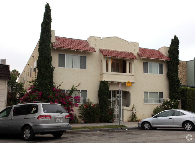 Building Photo - 442 Cedar Avenue