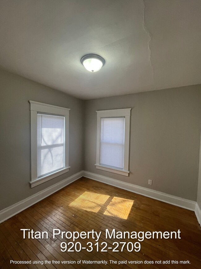 Building Photo - 857 Wisconsin St