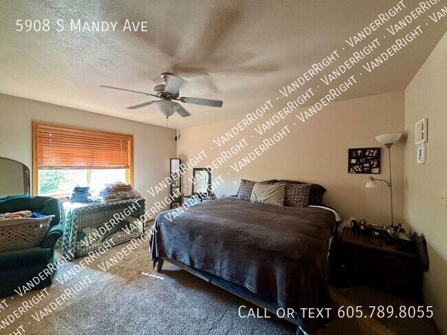 Building Photo - 5908 S Mandy Ave