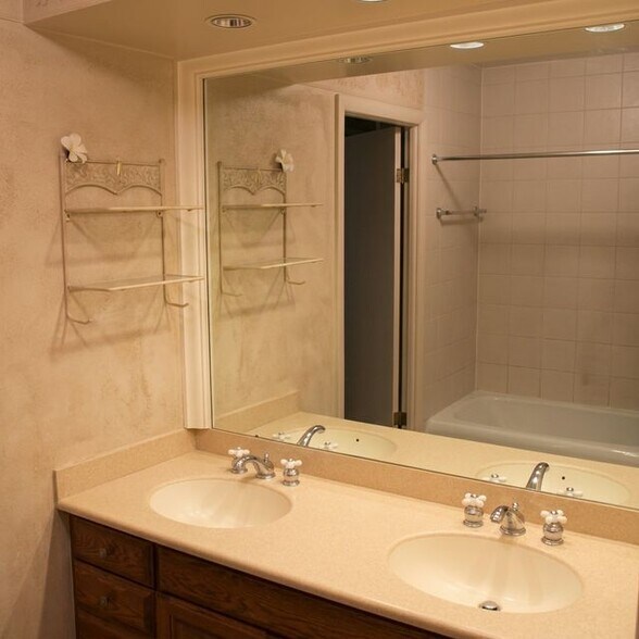 Bathroom - 505 N Lake Shore Dr