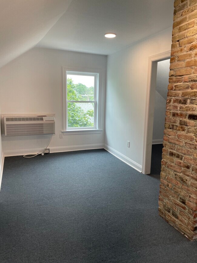 Building Photo - 11 Deforrest Ave