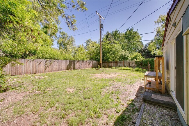 Building Photo - Newly Remodeled Boise Bench Duplex