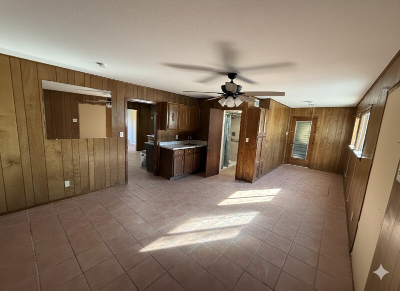 Building Photo - 558 Congress Ave