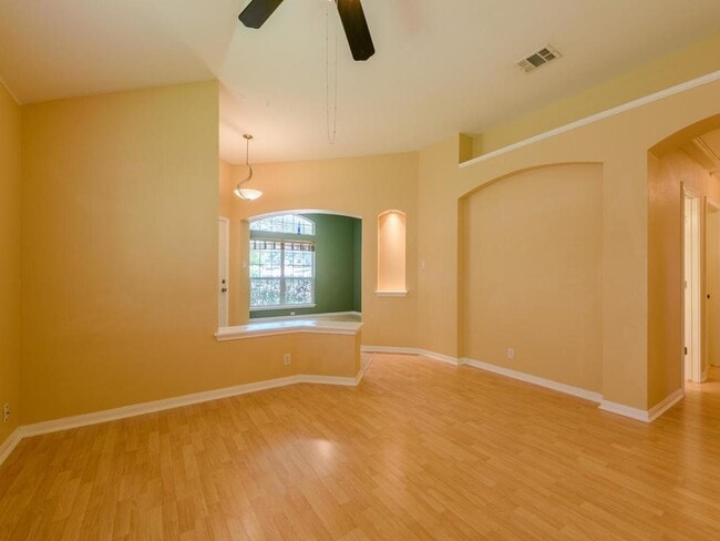 Building Photo - 442 S Lynnwood Trail