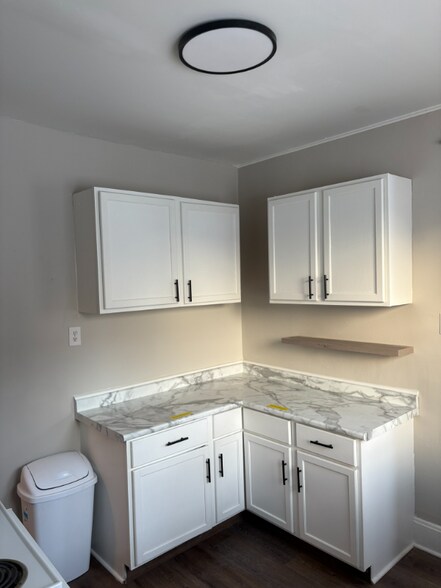 Building Photo - 3130 N Park Ave