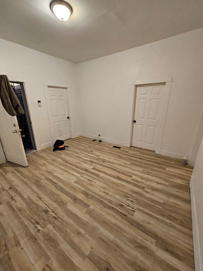 Building Photo - 1206 W 25th St