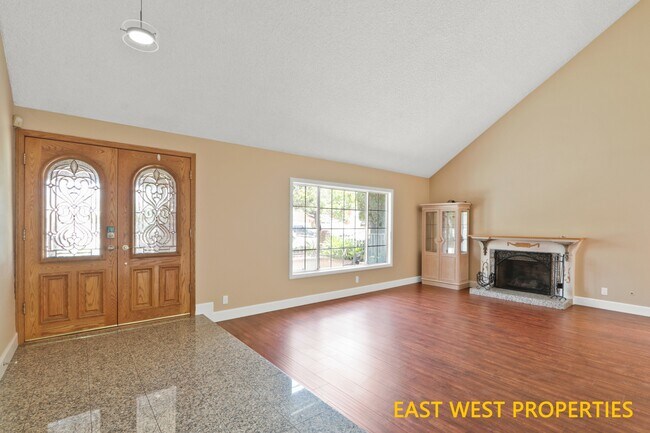 Building Photo - 11186 Lavender Ave