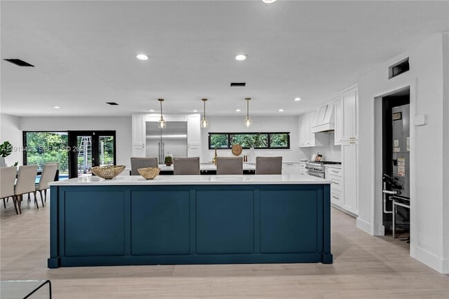 Building Photo - 6900 SW 136th St