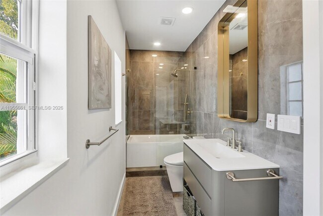 Building Photo - 4108 Palmarito St