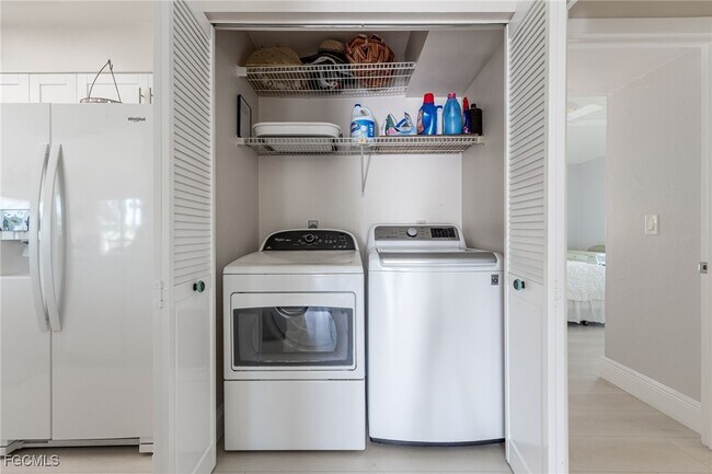 Building Photo - 424 Lagoon Dr