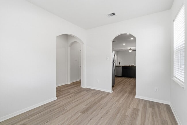 Building Photo - 10642 Lost aples Dr