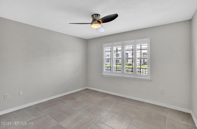 Building Photo - 700 Boardwalk Dr