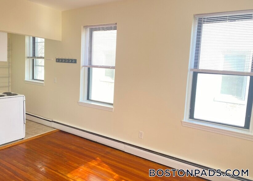 Building Photo - 60 Brighton Ave