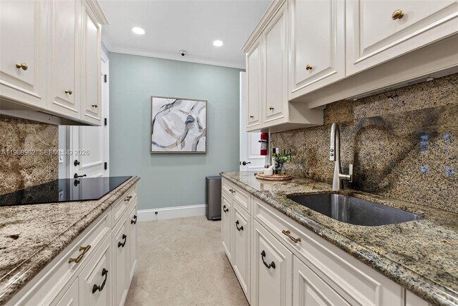 Building Photo - 628 Coral Way