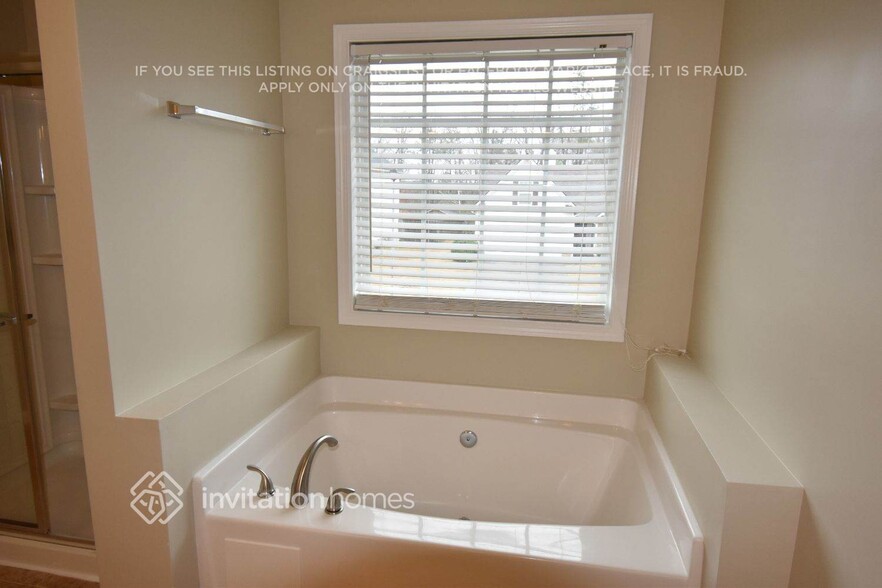 Building Photo - 1478 Station Ridge Dr SE