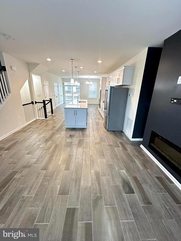 Building Photo - 5331 Greenwich Cir