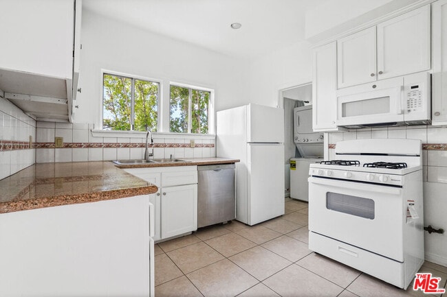 Building Photo - 1091 S Mansfield Ave