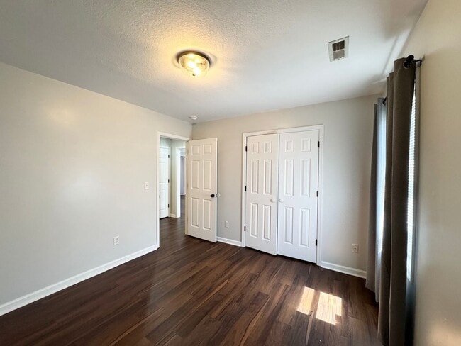 Building Photo - 205 Summerfield St