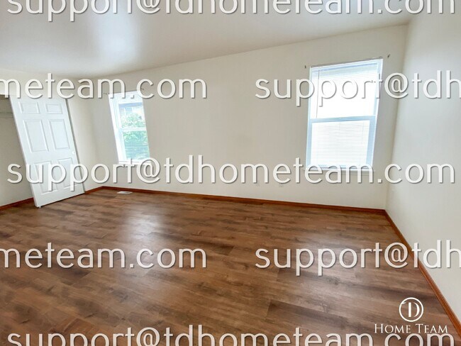 Building Photo - "Charming Bothell Retreat: 4-Bedroom Home ...