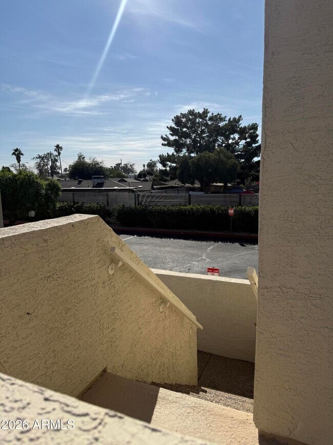 Building Photo - 2020 W Union Hills Dr