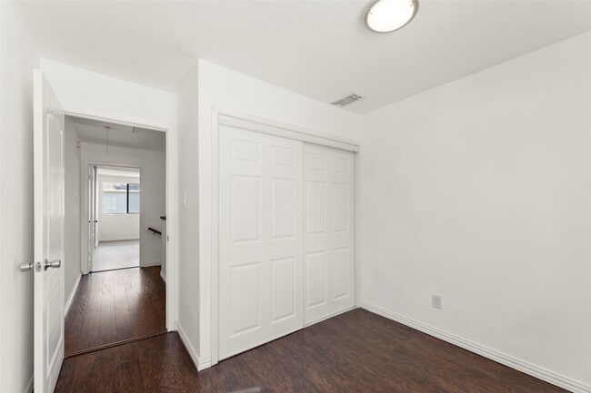 Building Photo - 2329 Briarwest Blvd