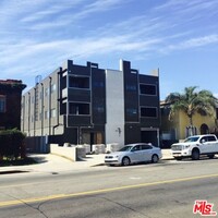 Building Photo - 1445 S Fairfax Ave